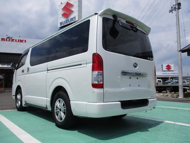 TOYOTA HIACE REGIUS WGN 4WD 2018
