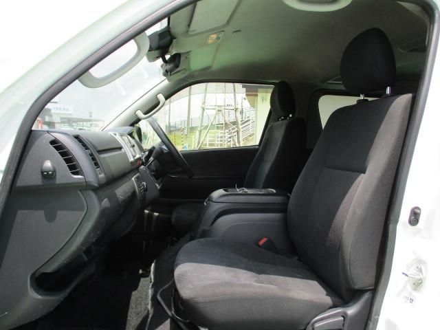 TOYOTA HIACE REGIUS WGN 4WD 2018