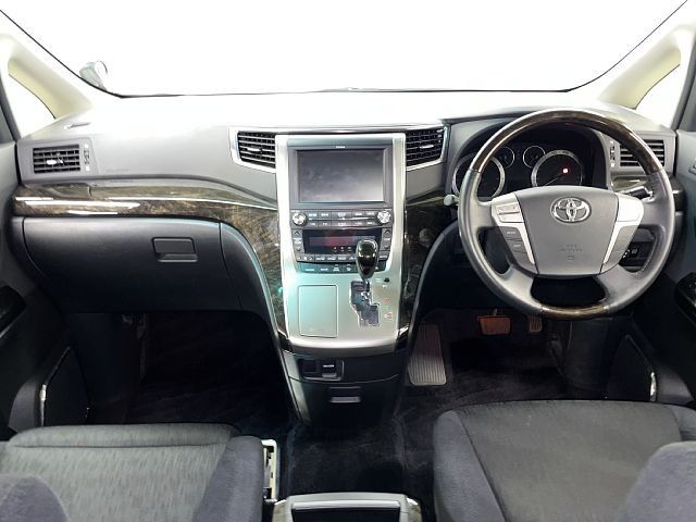 TOYOTA VELLFIRE 2014