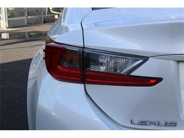 TOYOTA LEXUS RC300h 2016