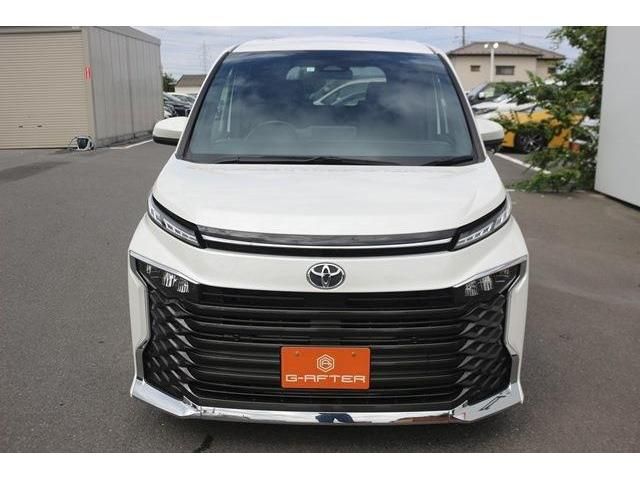 TOYOTA VOXY 2023