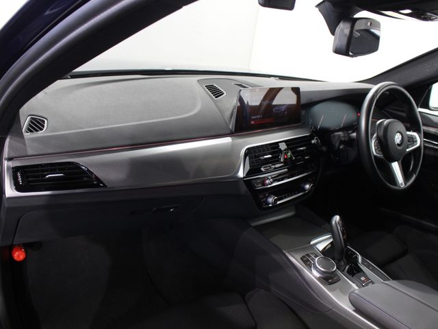 BMW BMW 5series sedan 2020