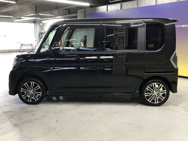 DAIHATSU TANTO CUSTOM 4WD 2017