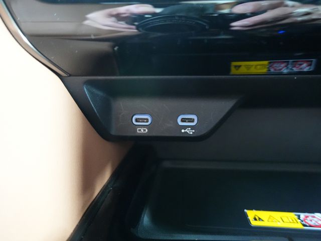 TOYOTA VELLFIRE  HYBRID 2023