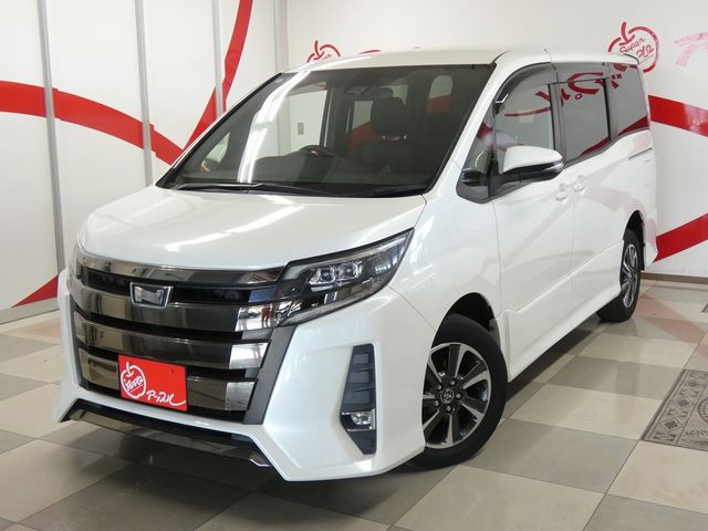 TOYOTA NOAH 4WD 2018
