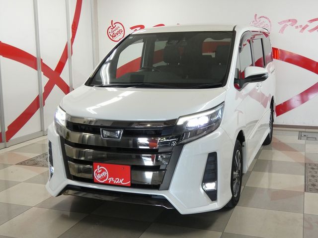 TOYOTA NOAH 4WD 2018