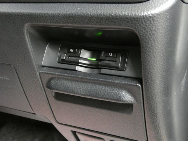 TOYOTA NOAH 4WD 2018