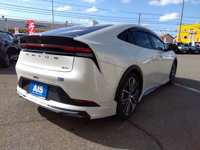 TOYOTA PRIUS 4WD 2023