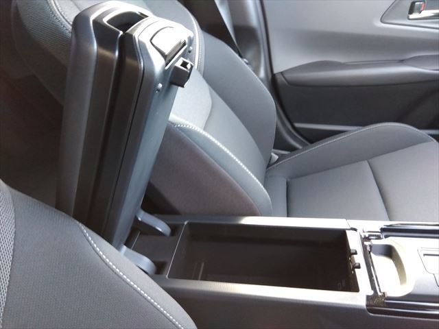 TOYOTA PRIUS 4WD 2023