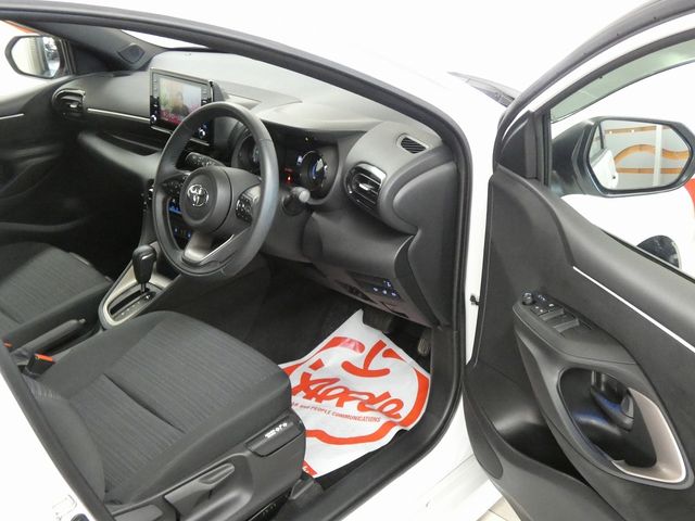 TOYOTA YARIS HYBRID 2023