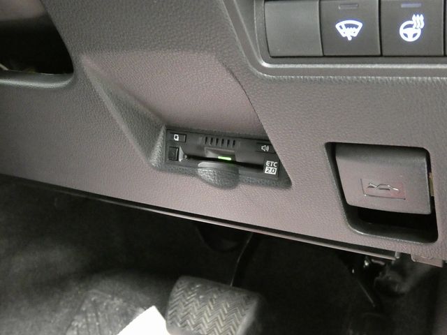 TOYOTA YARIS HYBRID 2023