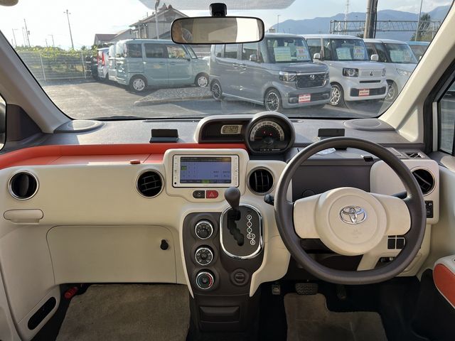 TOYOTA SPADE 2012