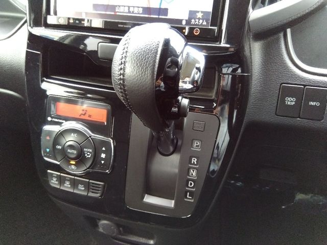 MITSUBISHI DELICA D:2 CUSTOM 2WD 2016