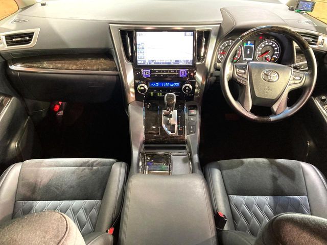 TOYOTA VELLFIRE 2016