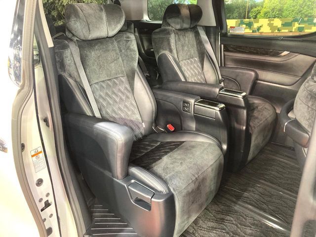 TOYOTA VELLFIRE 2016