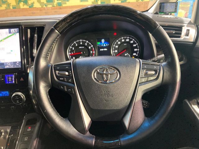 TOYOTA VELLFIRE 2016