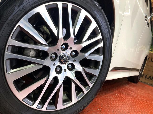 TOYOTA VELLFIRE 2016