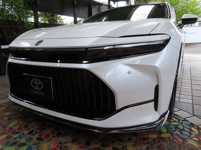 TOYOTA CROWN sedan hybrid 2025