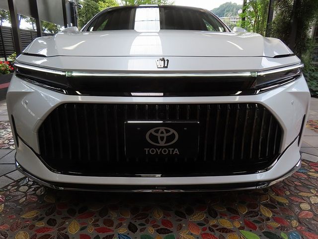 TOYOTA CROWN sedan hybrid 2025