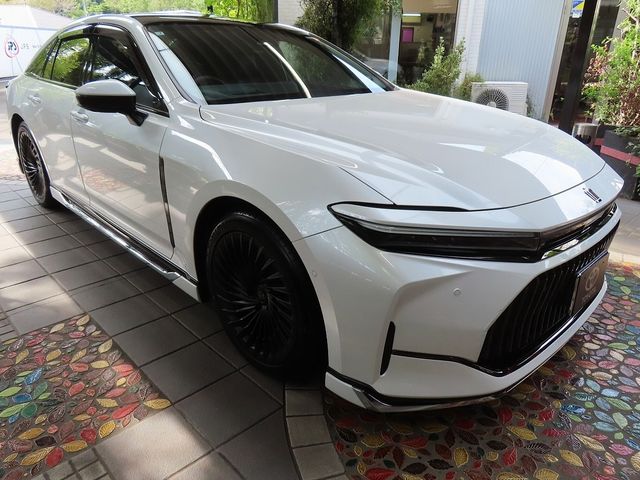 TOYOTA CROWN sedan hybrid 2025