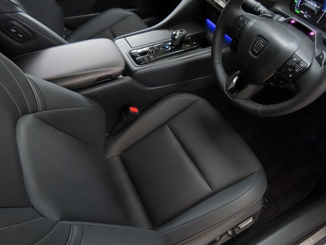 TOYOTA CROWN sedan hybrid 2025