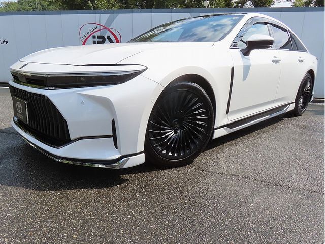 TOYOTA CROWN sedan hybrid 2025