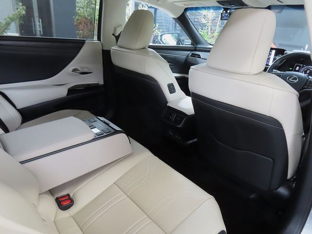 TOYOTA LEXUS ES300h 2024