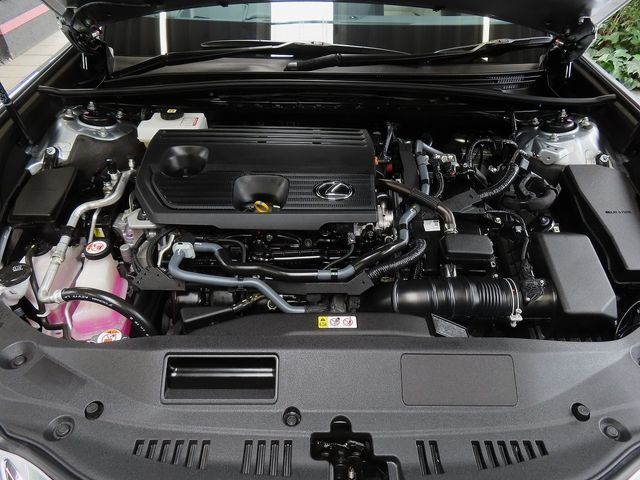 TOYOTA LEXUS ES300h 2024