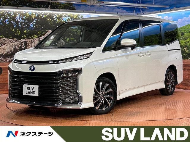 TOYOTA VOXY HYBRID 2024