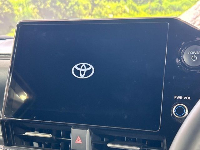 TOYOTA VOXY HYBRID 2024