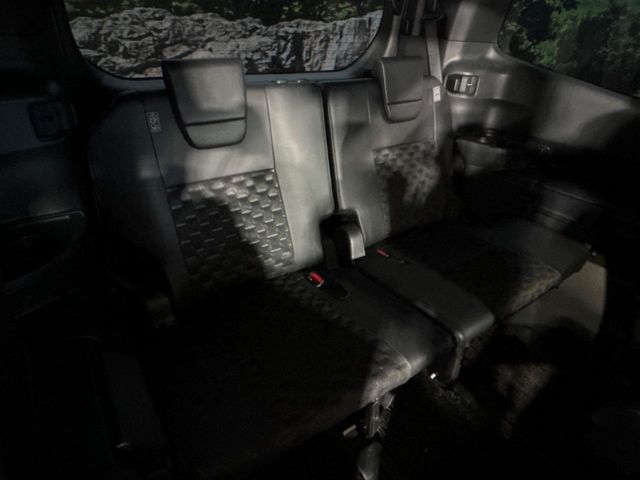 TOYOTA VOXY HYBRID 2024