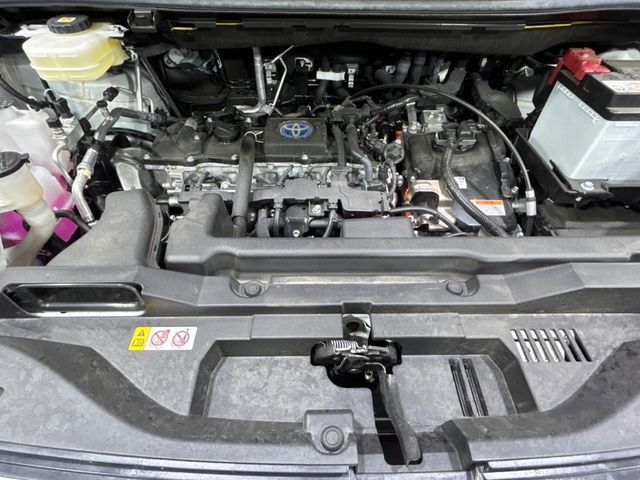 TOYOTA VOXY HYBRID 2024