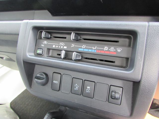 DAIHATSU HIJET truck 4WD 2019