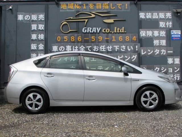 TOYOTA PRIUS 2014