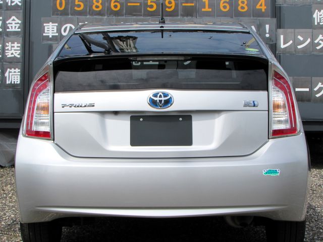 TOYOTA PRIUS 2014