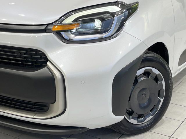 TOYOTA SIENTA HYBRID 2024