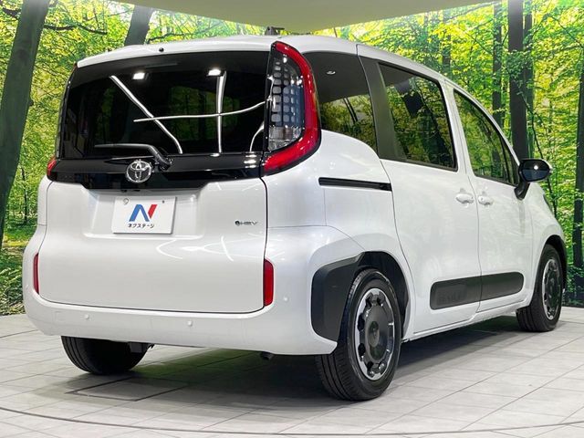 TOYOTA SIENTA HYBRID 2024
