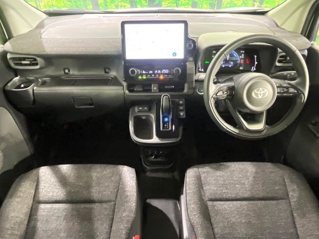 TOYOTA SIENTA HYBRID 2024