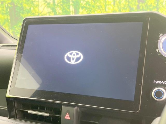 TOYOTA VOXY HYBRID 2023