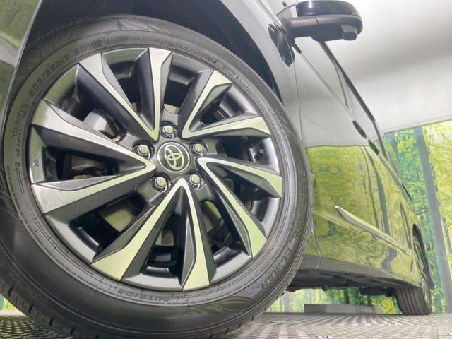 TOYOTA VOXY HYBRID 2023