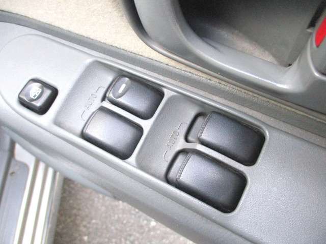 MITSUBISHI MINICA 2002