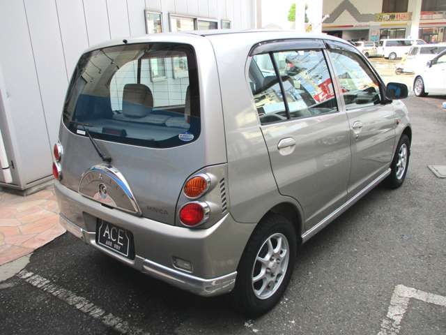 MITSUBISHI MINICA 2002