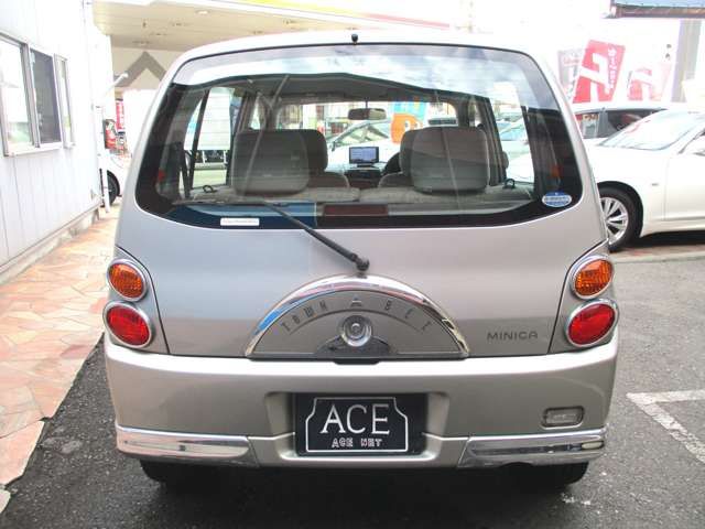 MITSUBISHI MINICA 2002