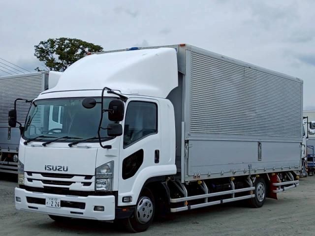 ISUZU GIGA 2018