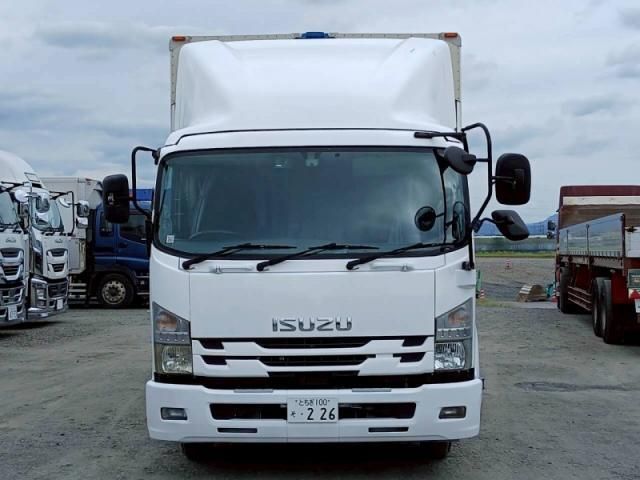 ISUZU GIGA 2018