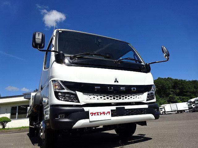 MITSUBISHI CANTER 2025