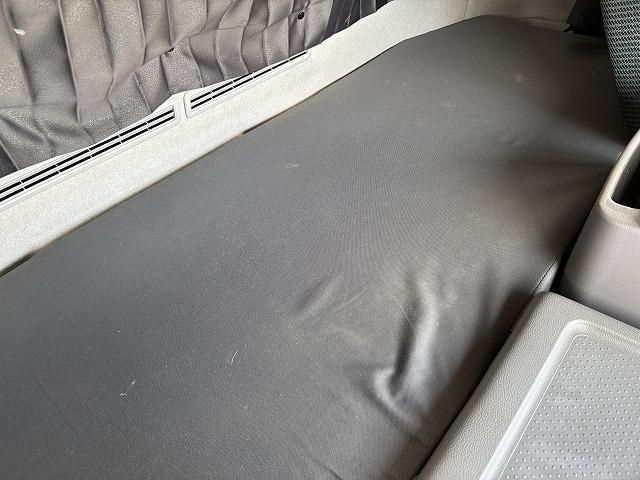 NISSAN DIESEL Quon 2019