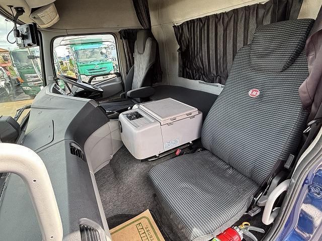 NISSAN DIESEL Quon 2019