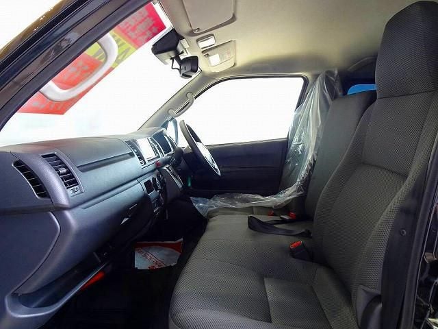 TOYOTA HIACE van 4WD 2025