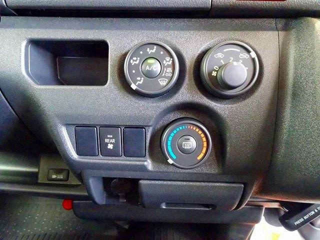 TOYOTA HIACE van 4WD 2025